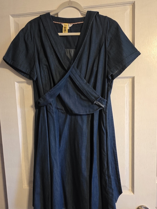 Boden Dresses & Skirts - Boden Chambray Wrap Midi Dress, Size US 14